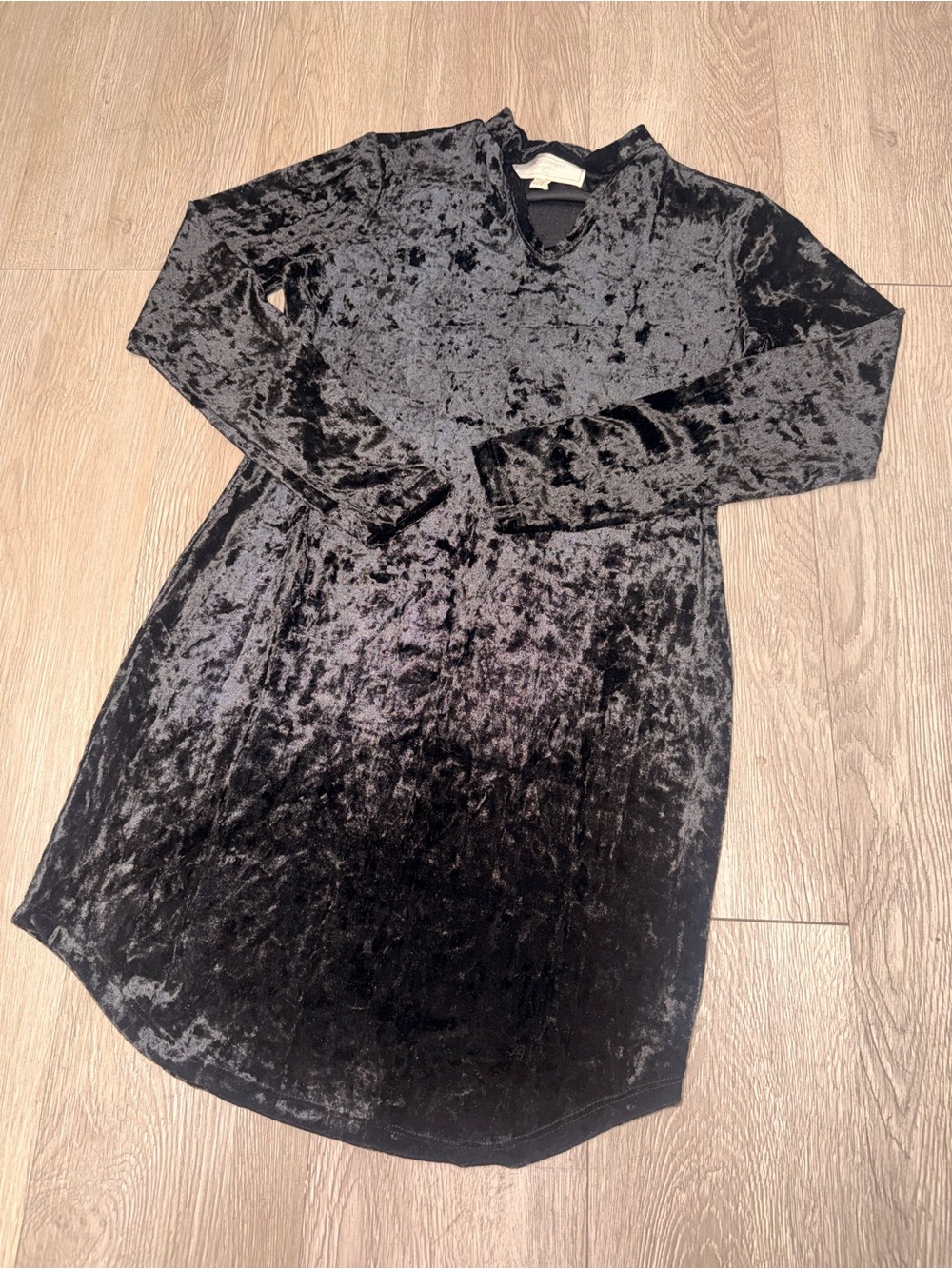 Girls' Black Velvet Long Sleeve Dress